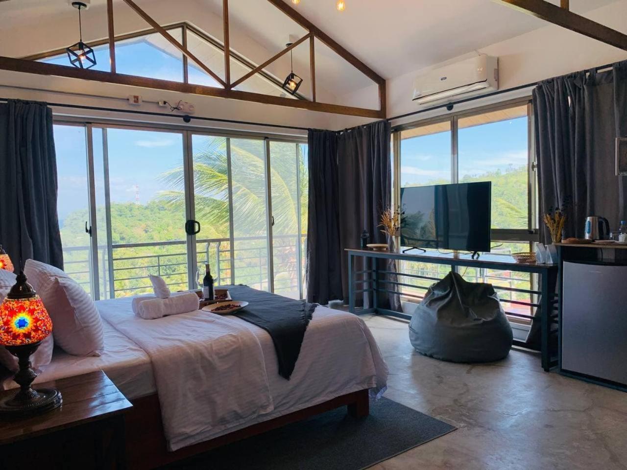 Av Suites Puerto Galera Eksteriør billede