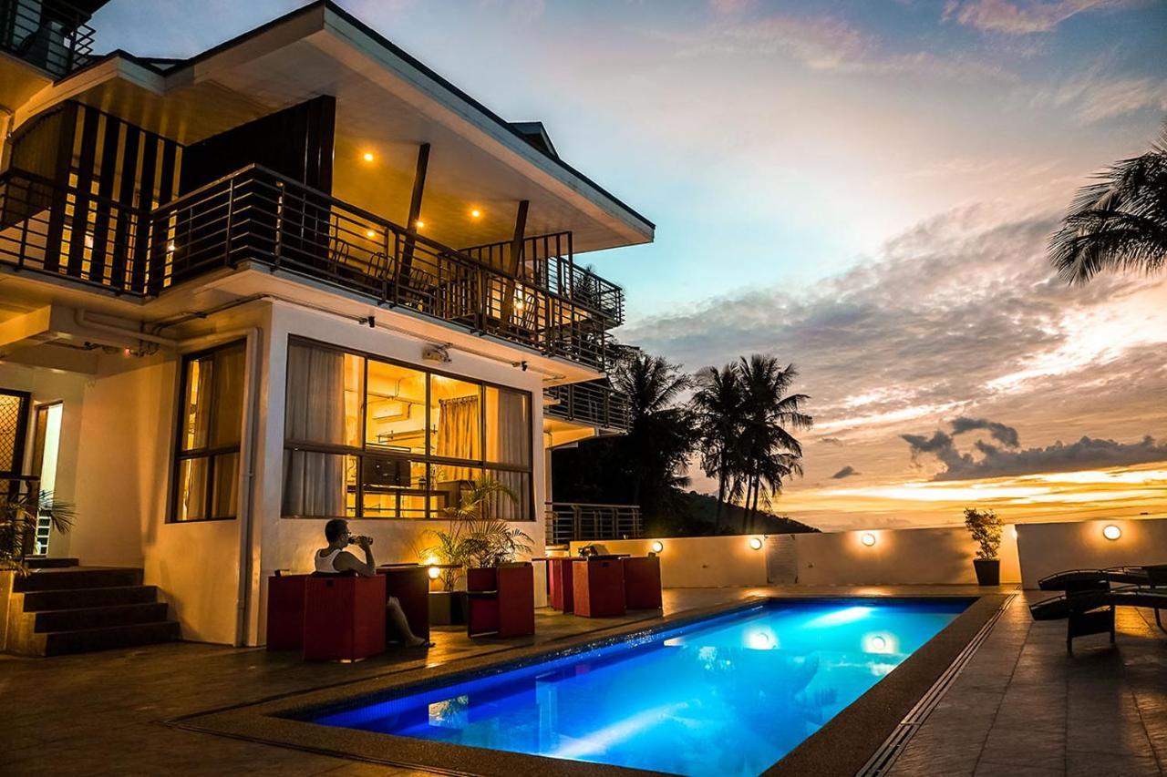 Av Suites Puerto Galera Eksteriør billede