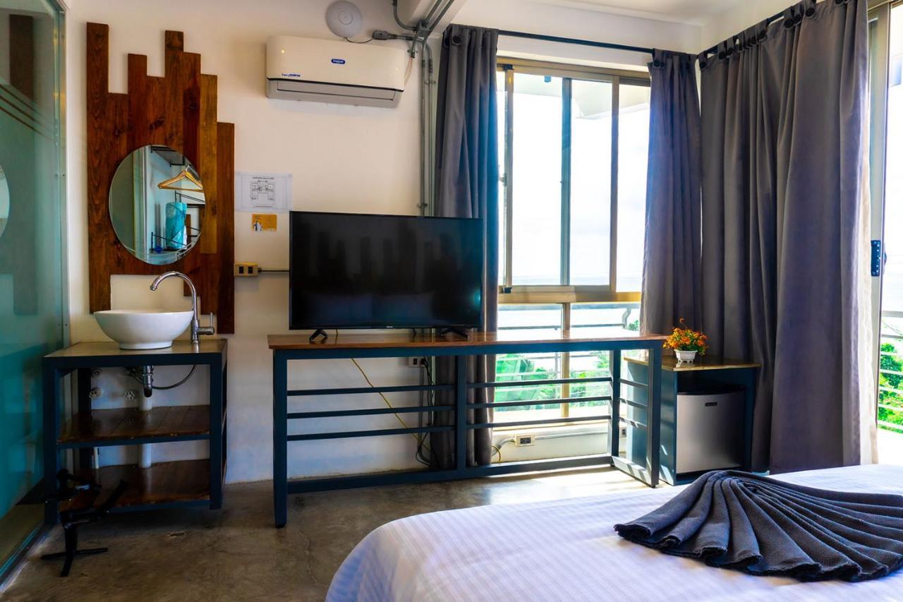 Av Suites Puerto Galera Eksteriør billede
