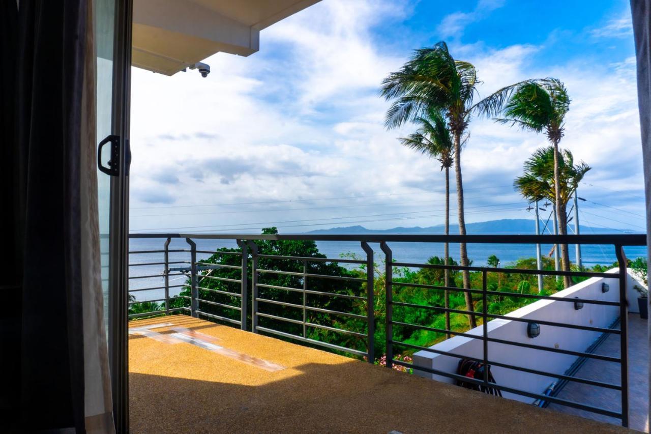Av Suites Puerto Galera Eksteriør billede