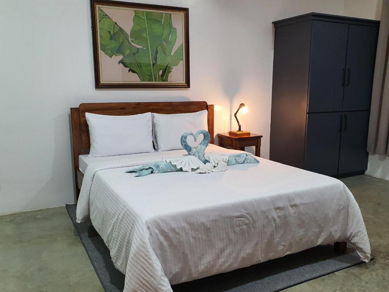 Av Suites Puerto Galera Eksteriør billede