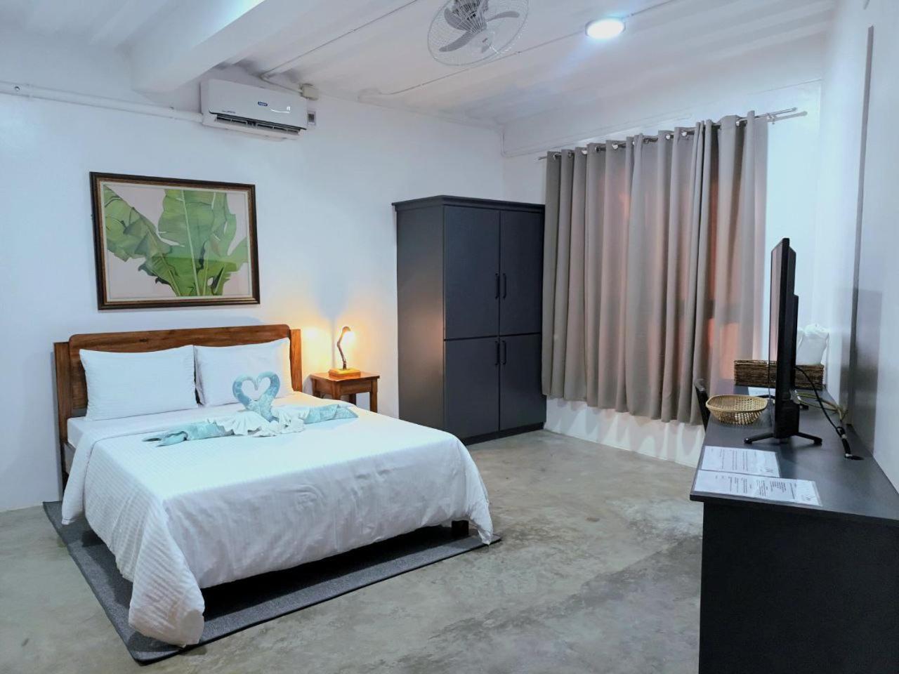 Av Suites Puerto Galera Eksteriør billede