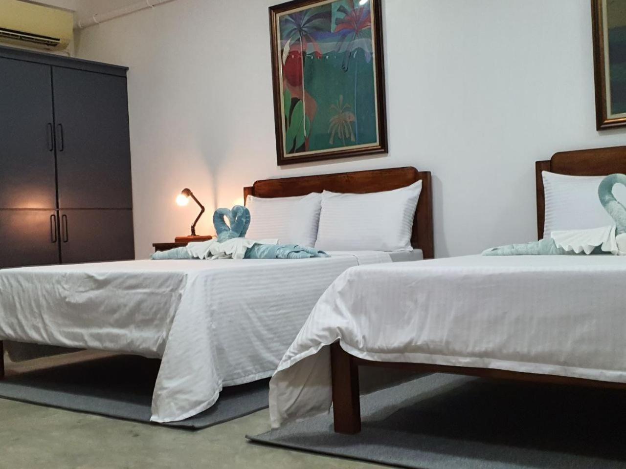 Av Suites Puerto Galera Eksteriør billede