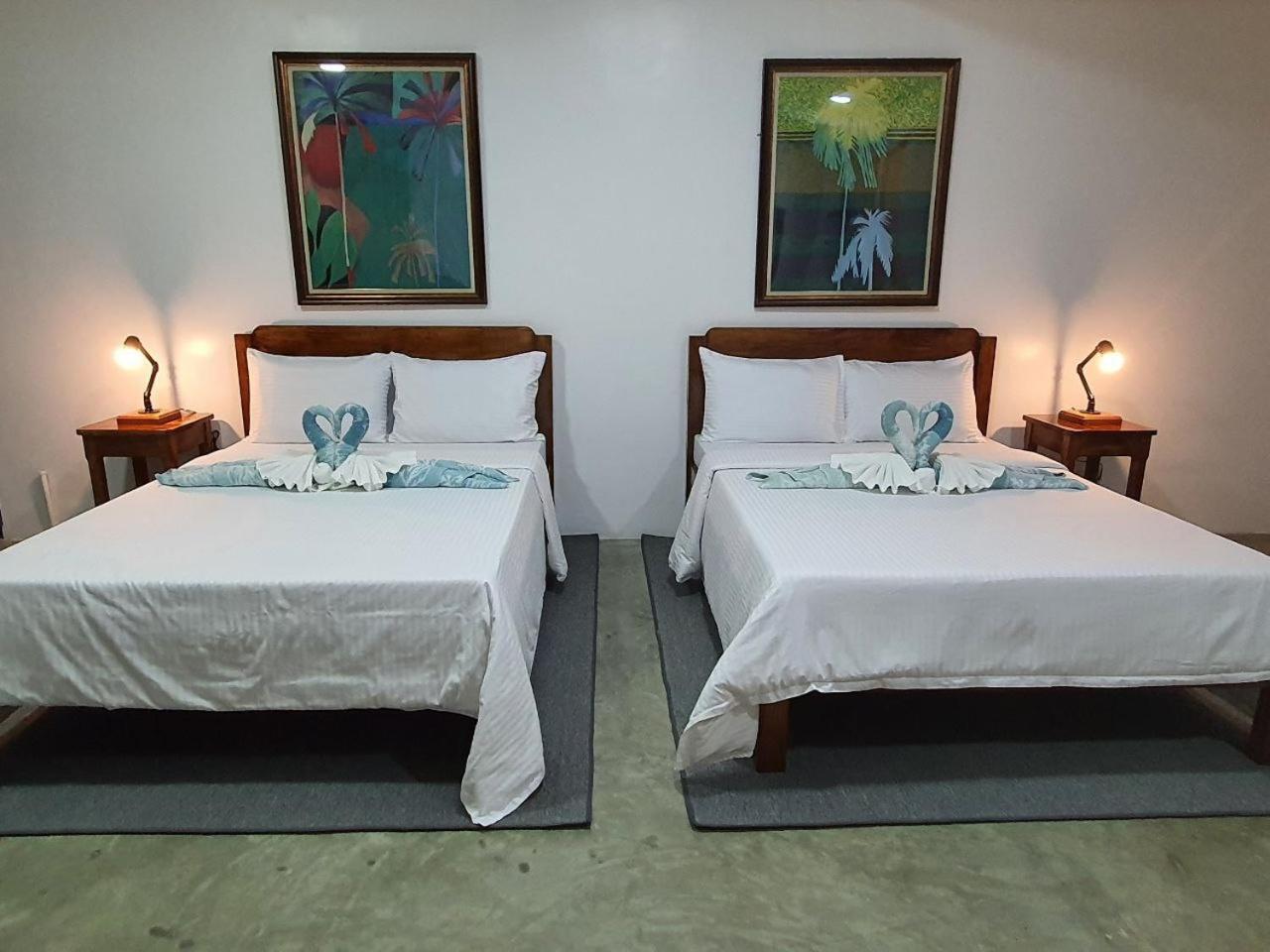 Av Suites Puerto Galera Eksteriør billede