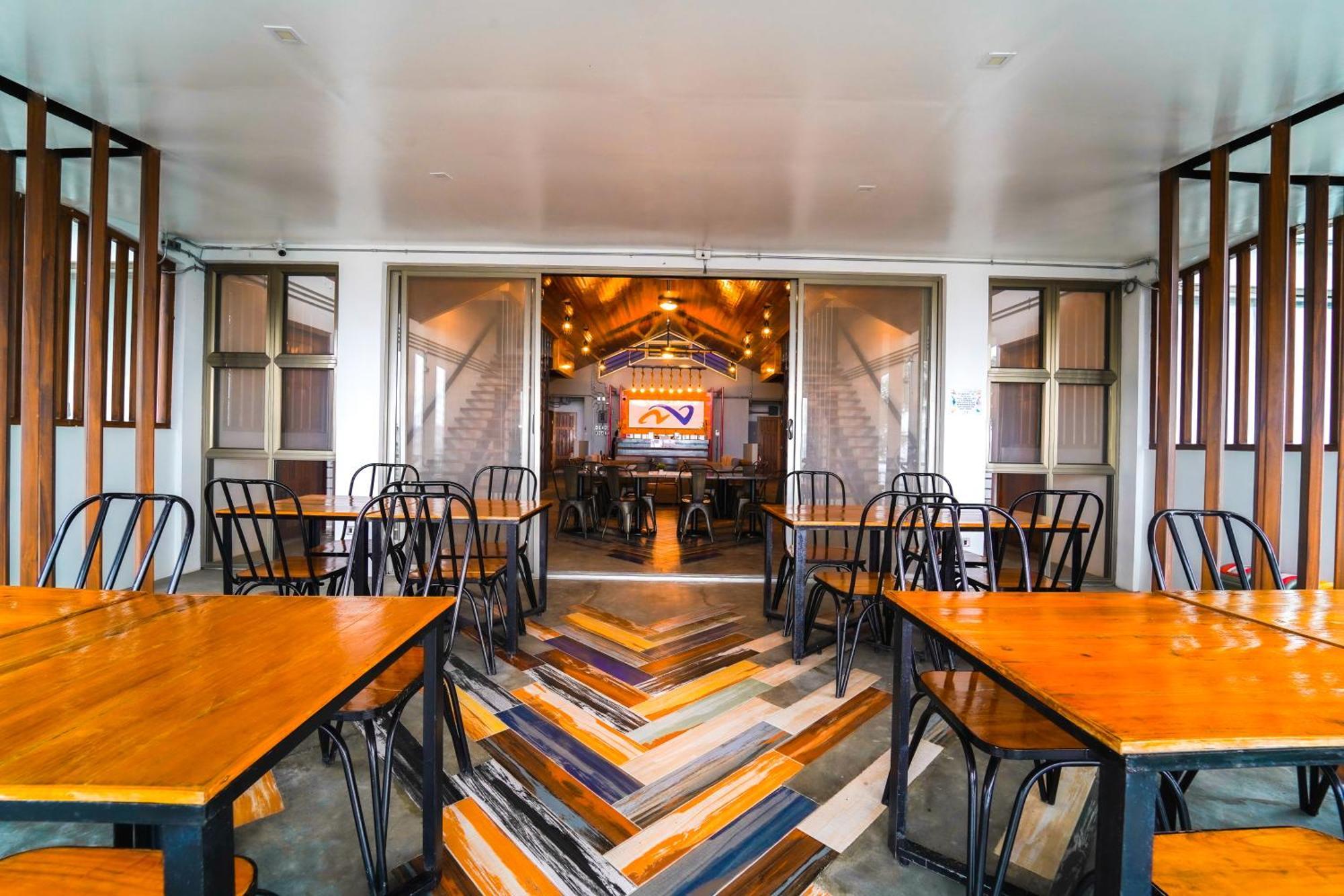 Av Suites Puerto Galera Eksteriør billede