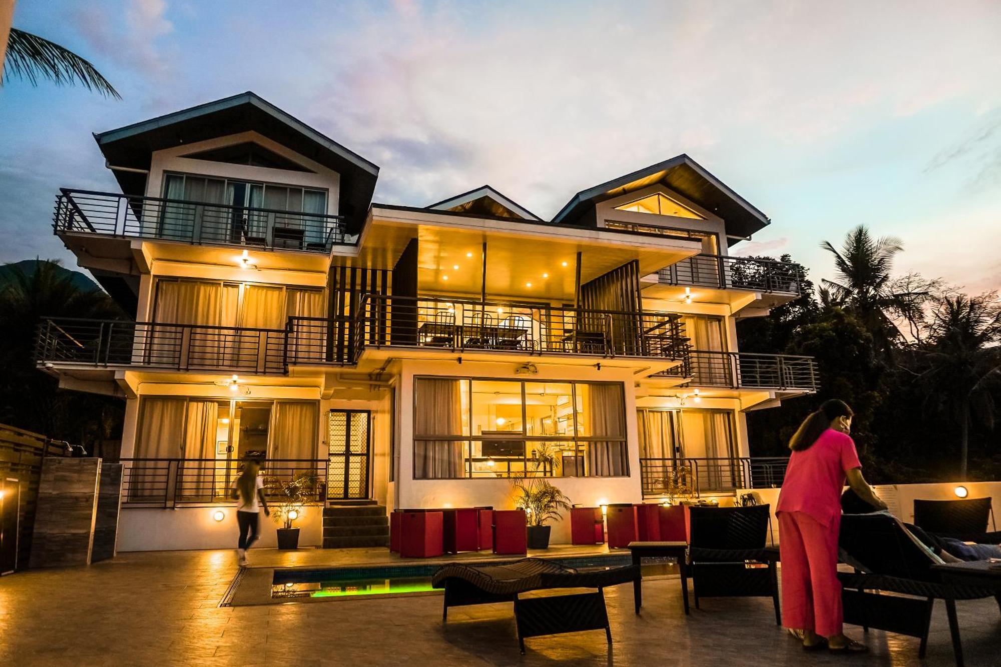 Av Suites Puerto Galera Eksteriør billede