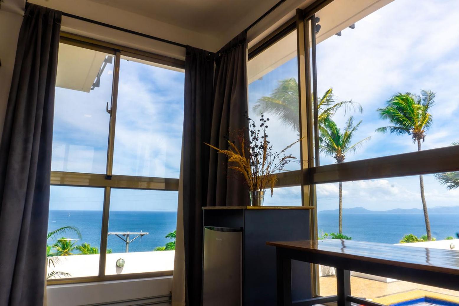 Av Suites Puerto Galera Eksteriør billede