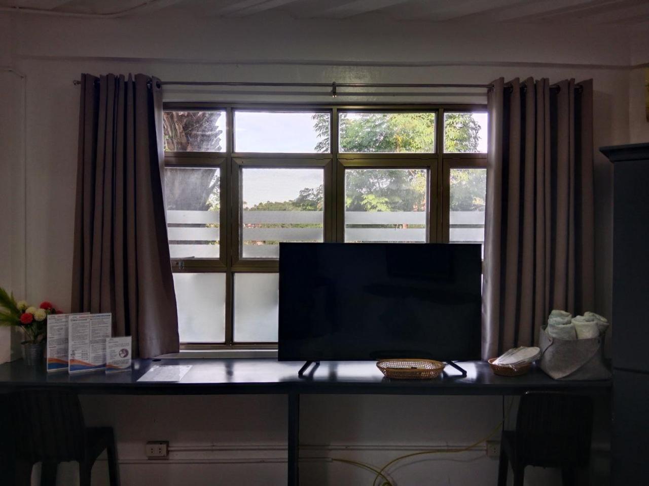 Av Suites Puerto Galera Eksteriør billede