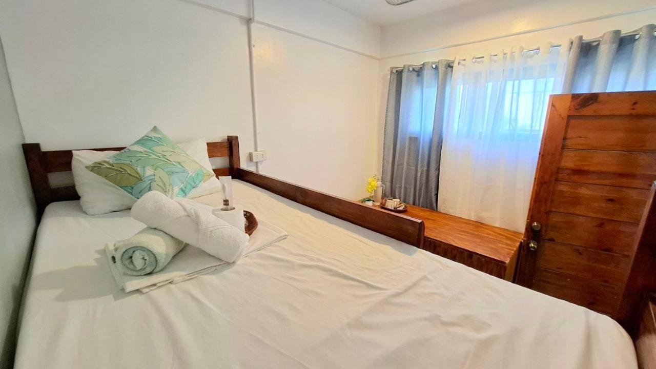 Av Suites Puerto Galera Eksteriør billede