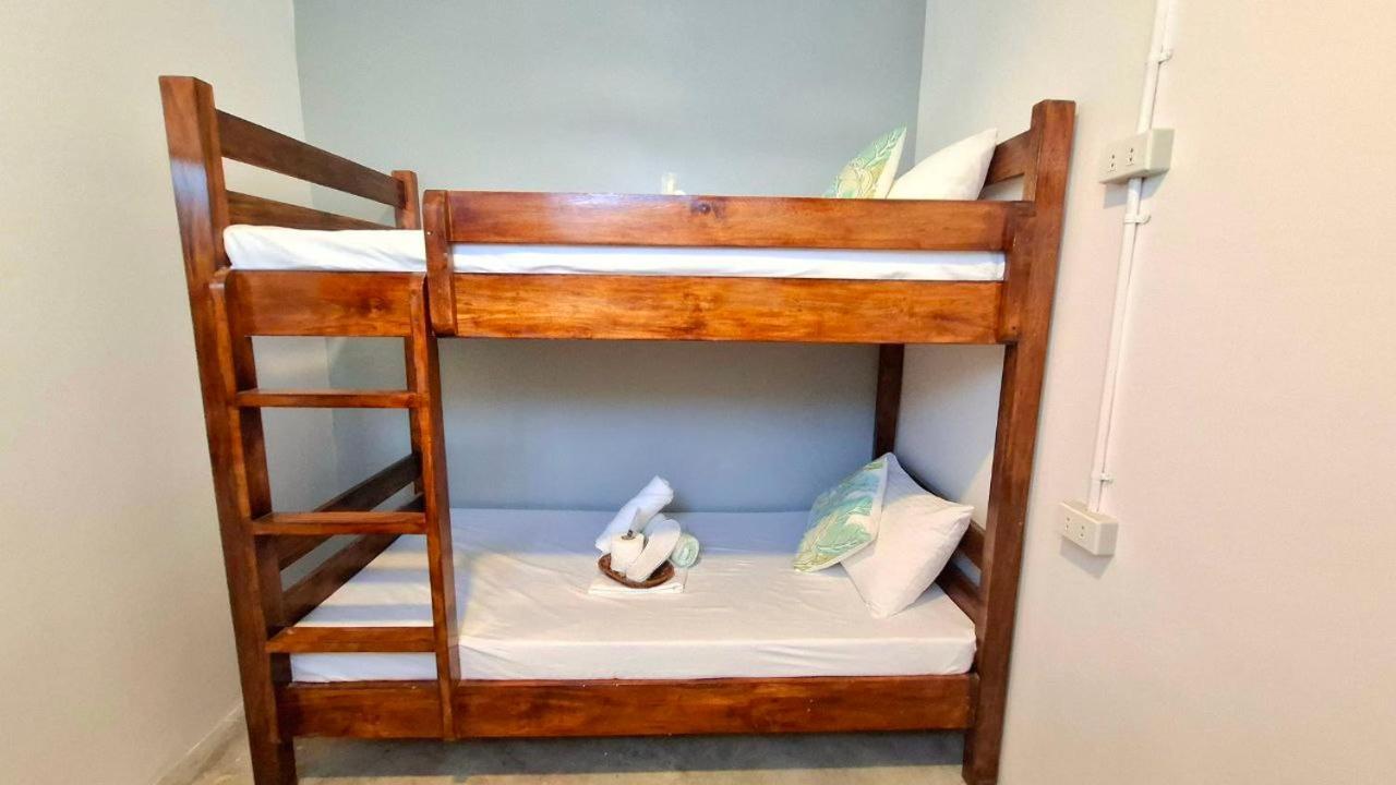Av Suites Puerto Galera Eksteriør billede