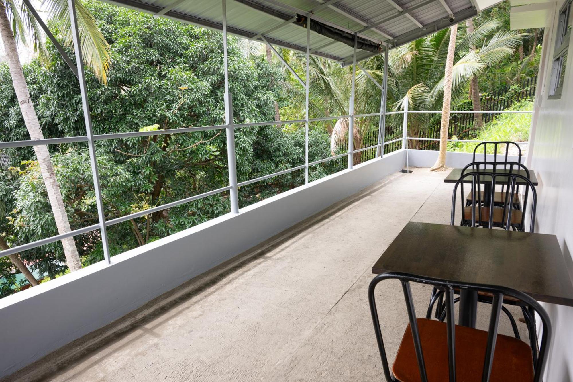Av Suites Puerto Galera Eksteriør billede