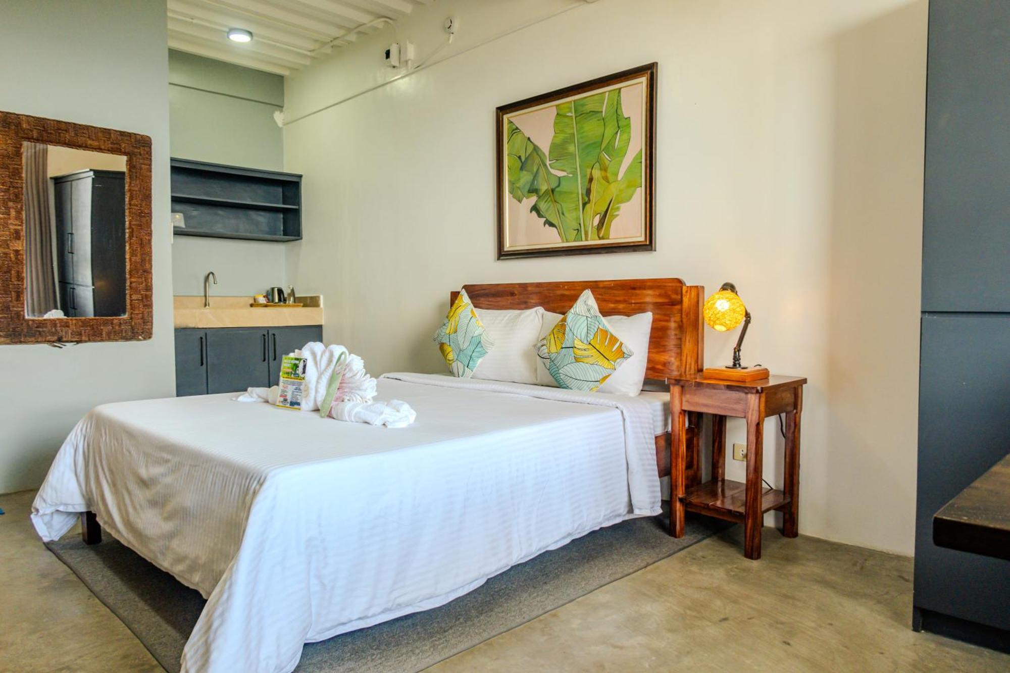 Av Suites Puerto Galera Eksteriør billede