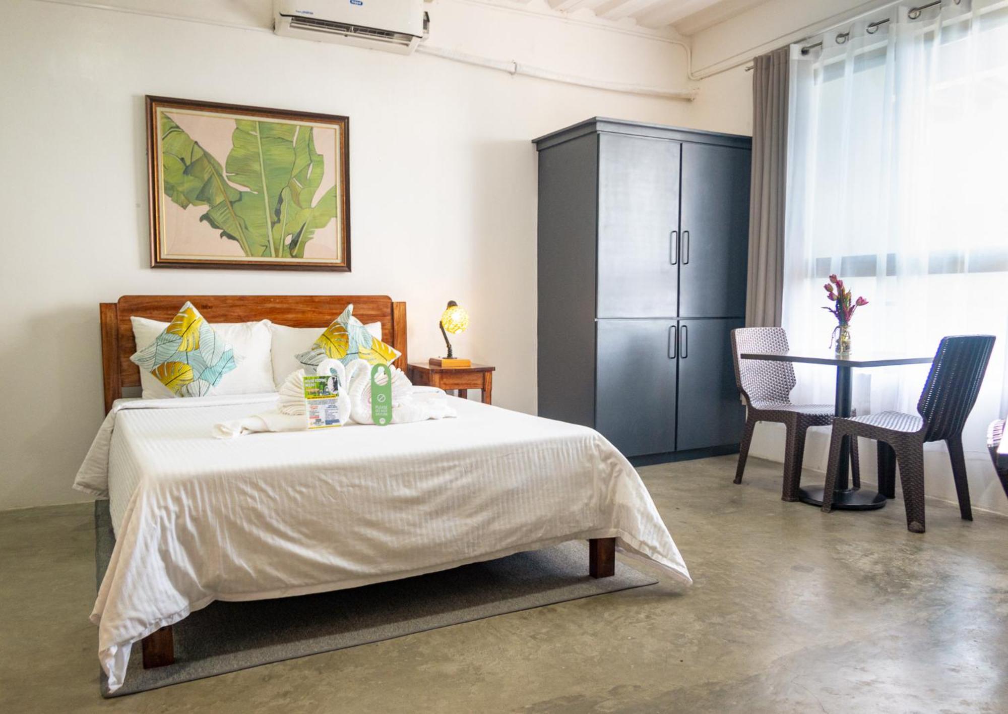 Av Suites Puerto Galera Eksteriør billede